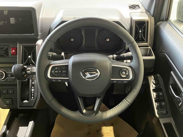 タフト Ｇ　クロムベンチャー　バックカメラ　クリアランスソナー　オートクルーズコントロール　衝突被害軽減システム　オートライト　スマートキー　アイドリングストップ　電動格納ミラー　シートヒーター　サンルーフ　ＣＶＴ　ＡＢＳ　ＥＳＣ（3枚目）