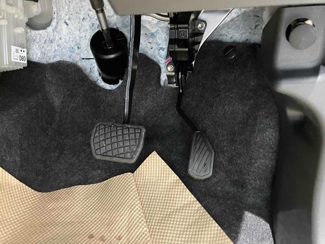 タフト Ｇ　クロムベンチャー　バックカメラ　クリアランスソナー　オートクルーズコントロール　衝突被害軽減システム　オートライト　スマートキー　アイドリングストップ　電動格納ミラー　シートヒーター　サンルーフ　ＣＶＴ　ＡＢＳ　ＥＳＣ（40枚目）