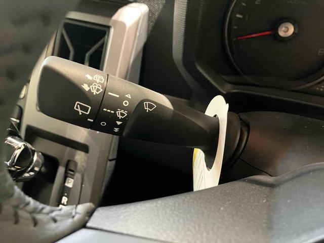 タフト Ｇ　クロムベンチャー　バックカメラ　クリアランスソナー　オートクルーズコントロール　衝突被害軽減システム　オートライト　スマートキー　アイドリングストップ　電動格納ミラー　シートヒーター　サンルーフ　ＣＶＴ　ＡＢＳ　ＥＳＣ（42枚目）