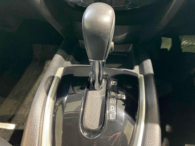 エクストレイル ２０Ｘ　エマージェンシーブレーキパッケージ　ＥＴＣ　バックカメラ　クリアランスソナー　衝突被害軽減システム　オートライト　アルミホイール　スマートキー　アイドリングストップ　電動格納ミラー　シートヒーター　ＣＶＴ　盗難防止システム（6枚目）