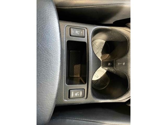 エクストレイル ２０Ｘ　エマージェンシーブレーキパッケージ　ＥＴＣ　バックカメラ　クリアランスソナー　衝突被害軽減システム　オートライト　アルミホイール　スマートキー　アイドリングストップ　電動格納ミラー　シートヒーター　ＣＶＴ　盗難防止システム（9枚目）