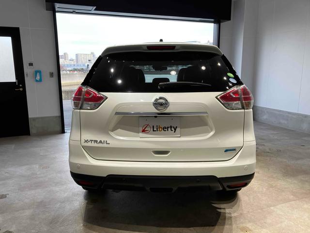 エクストレイル ２０Ｘ　エマージェンシーブレーキパッケージ　ＥＴＣ　バックカメラ　クリアランスソナー　衝突被害軽減システム　オートライト　アルミホイール　スマートキー　アイドリングストップ　電動格納ミラー　シートヒーター　ＣＶＴ　盗難防止システム（17枚目）