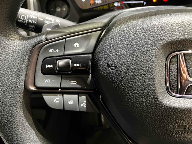 ＷＲ－Ｖ Ｘ　バックカメラ　クリアランスソナー　オートクルーズコントロール　レーンアシスト　衝突被害軽減システム　オートライト　ＬＥＤヘッドランプ　スマートキー　電動格納ミラー　ＣＶＴ　盗難防止システム　ＵＳＢ（12枚目）