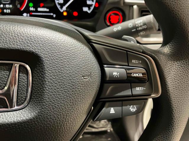 ＷＲ－Ｖ Ｘ　バックカメラ　クリアランスソナー　オートクルーズコントロール　レーンアシスト　衝突被害軽減システム　オートライト　ＬＥＤヘッドランプ　スマートキー　電動格納ミラー　ＣＶＴ　盗難防止システム　ＵＳＢ（13枚目）