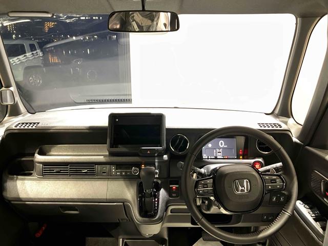 Ｎ－ＢＯＸカスタム ターボ　バックカメラ　両側電動スライドドア　クリアランスソナー　オートクルーズコントロール　レーンアシスト　オートライト　スマートキー　電動格納ミラー　シートヒーター　ＣＶＴ　ＥＳＣ　チップアップシート（2枚目）