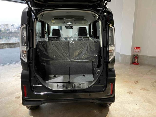 スペーシアカスタム ハイブリッドＸＳ　両側電動スライドドア　クルーズコントロール　純正アルミホイール　後席オットマン　ＬＥＤヘッドライト　レーンアシスト　オートライト　スマートキー　アイドリングストップ　シートヒーター　電子パーキング（14枚目）