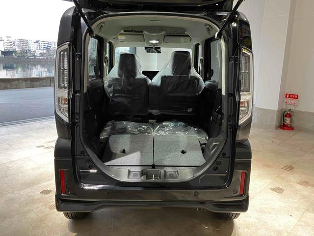 スペーシアカスタム ハイブリッドＸＳ　両側電動スライドドア　クルーズコントロール　純正アルミホイール　後席オットマン　ＬＥＤヘッドライト　レーンアシスト　オートライト　スマートキー　アイドリングストップ　シートヒーター　電子パーキング（15枚目）