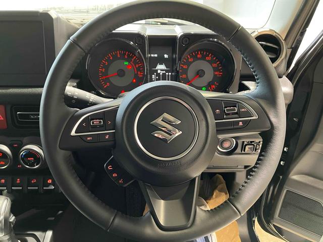 ジムニー ＸＣ　４ＷＤ　クリアランスソナー　オートクルーズコントロール　レーンアシスト　衝突被害軽減システム　オートライト　ヘッドライトウォッシャー　スマートキー　アイドリングストップ　電動格納ミラー　シートヒーター（6枚目）