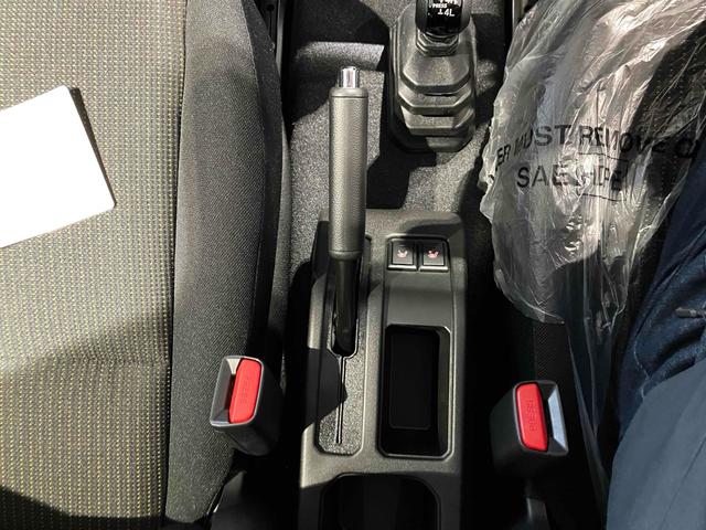 ジムニー ＸＣ　４ＷＤ　クリアランスソナー　オートクルーズコントロール　レーンアシスト　衝突被害軽減システム　オートライト　ヘッドライトウォッシャー　スマートキー　アイドリングストップ　電動格納ミラー　シートヒーター（27枚目）