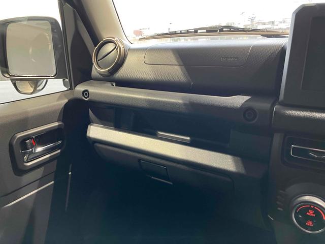 ジムニー ＸＣ　４ＷＤ　クリアランスソナー　オートクルーズコントロール　レーンアシスト　衝突被害軽減システム　オートライト　ヘッドライトウォッシャー　スマートキー　アイドリングストップ　電動格納ミラー　シートヒーター（53枚目）