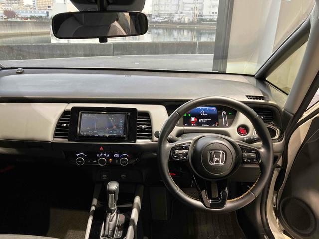 フィット ＲＳ　ＥＴＣ　バックカメラ　ナビ　ＴＶ　クリアランスソナー　オートクルーズコントロール　レーンアシスト　衝突被害軽減システム　アルミホイール　オートライト　ＬＥＤヘッドランプ　スマートキー　ＣＶＴ（5枚目）