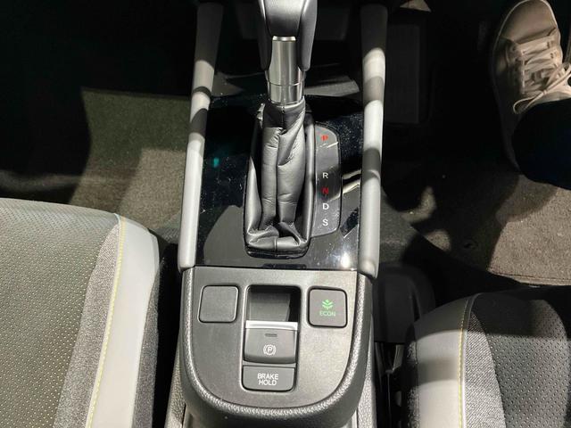 フィット ＲＳ　ＥＴＣ　バックカメラ　ナビ　ＴＶ　クリアランスソナー　オートクルーズコントロール　レーンアシスト　衝突被害軽減システム　アルミホイール　オートライト　ＬＥＤヘッドランプ　スマートキー　ＣＶＴ（11枚目）