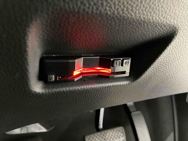 フィット ＲＳ　ＥＴＣ　バックカメラ　ナビ　ＴＶ　クリアランスソナー　オートクルーズコントロール　レーンアシスト　衝突被害軽減システム　アルミホイール　オートライト　ＬＥＤヘッドランプ　スマートキー　ＣＶＴ（12枚目）