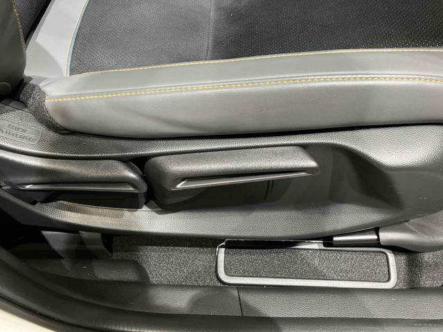 フィット ＲＳ　ＥＴＣ　バックカメラ　ナビ　ＴＶ　クリアランスソナー　オートクルーズコントロール　レーンアシスト　衝突被害軽減システム　アルミホイール　オートライト　ＬＥＤヘッドランプ　スマートキー　ＣＶＴ（45枚目）