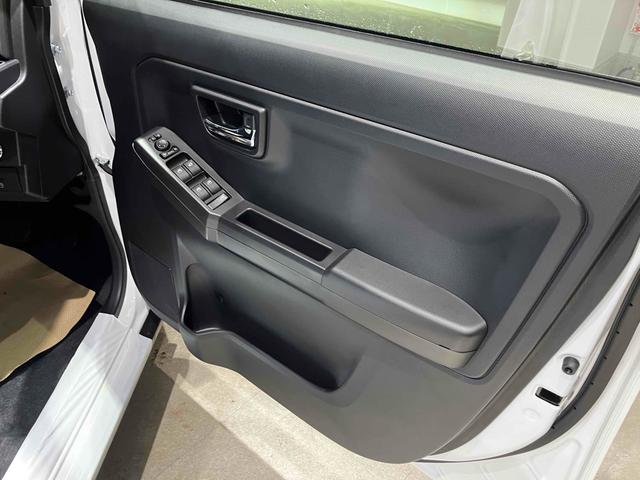 タフト Ｇ　クロムベンチャー　バックカメラ　クリアランスソナー　オートクルーズコントロール　衝突被害軽減システム　オートライト　スマートキー　アイドリングストップ　シートヒーター　サンルーフ　ＣＶＴ　ＥＳＣ　アルミホイール（44枚目）