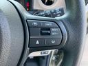 　届出済未使用車　純正ＯＰフロントグリル　ＬＥＤフォグライト　両側電動スライドドア　純正フロアマット　ドアバイザー　踏み間違い防止装置　アダプティブクルーズコントロール　レーンキープ　スマートキー（21枚目）