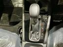 必ず使用するシフトレバー。確りと確認したいですね。