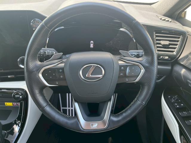 ＮＸ ＮＸ３５０ｈ　Ｆスポーツ　ホワイトレザーシート　ドライブレコーダー　全周囲カメラ　クリアランスソナー　オートクルーズコントロール　レーンアシスト　パークアシスト　衝突被害軽減システム　サンルーフ　ナビ　オートマチックハイビーム（3枚目）