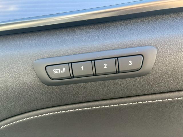 ＮＸ ＮＸ３５０ｈ　Ｆスポーツ　ホワイトレザーシート　ドライブレコーダー　全周囲カメラ　クリアランスソナー　オートクルーズコントロール　レーンアシスト　パークアシスト　衝突被害軽減システム　サンルーフ　ナビ　オートマチックハイビーム（14枚目）