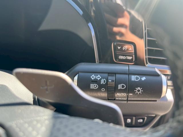 ＮＸ ＮＸ３５０ｈ　Ｆスポーツ　ホワイトレザーシート　ドライブレコーダー　全周囲カメラ　クリアランスソナー　オートクルーズコントロール　レーンアシスト　パークアシスト　衝突被害軽減システム　サンルーフ　ナビ　オートマチックハイビーム（17枚目）