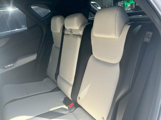ＮＸ ＮＸ３５０ｈ　Ｆスポーツ　ホワイトレザーシート　ドライブレコーダー　全周囲カメラ　クリアランスソナー　オートクルーズコントロール　レーンアシスト　パークアシスト　衝突被害軽減システム　サンルーフ　ナビ　オートマチックハイビーム（50枚目）