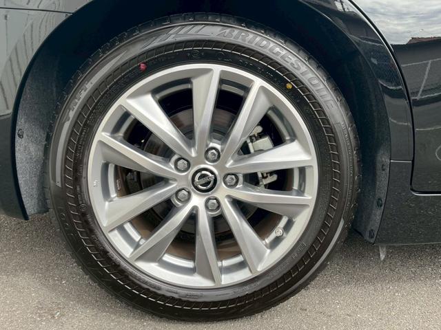 スカイライン ＧＴ　ドライブレコーダー　クリアランスソナー　オートクルーズコントロール　衝突被害軽減システム　全周囲カメラ　ナビ　ＴＶ　アルミホイール　オートライト　ＬＥＤヘッドランプ　ＡＴ　スマートキー　電動格納ミラー（24枚目）