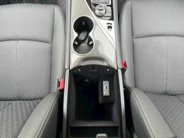 スカイライン ＧＴ　ドライブレコーダー　クリアランスソナー　オートクルーズコントロール　衝突被害軽減システム　全周囲カメラ　ナビ　ＴＶ　アルミホイール　オートライト　ＬＥＤヘッドランプ　ＡＴ　スマートキー　電動格納ミラー（47枚目）