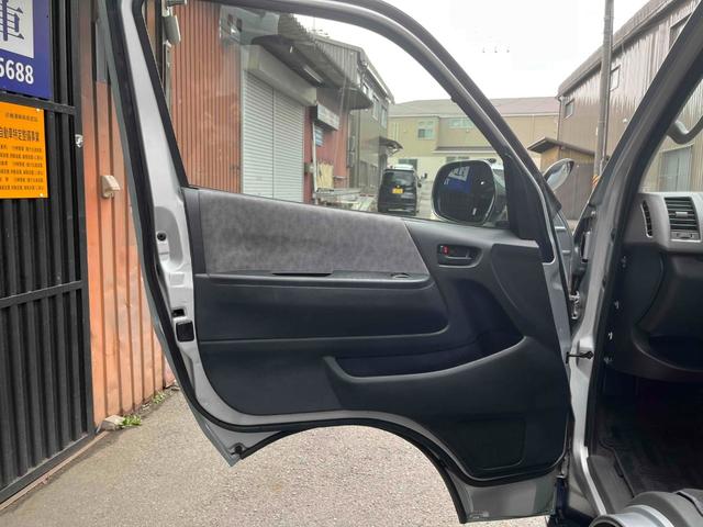 ハイエースバン ロングスーパーＧＬ　オリジナルカラー／ホワイトレタータイヤ／ディーゼル／ＥＴＣ車載器／キーレス／両側スライドドア（44枚目）