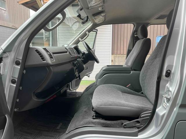 ハイエースバン ロングスーパーＧＬ　オリジナルカラー／ホワイトレタータイヤ／ディーゼル／ＥＴＣ車載器／キーレス／両側スライドドア（45枚目）