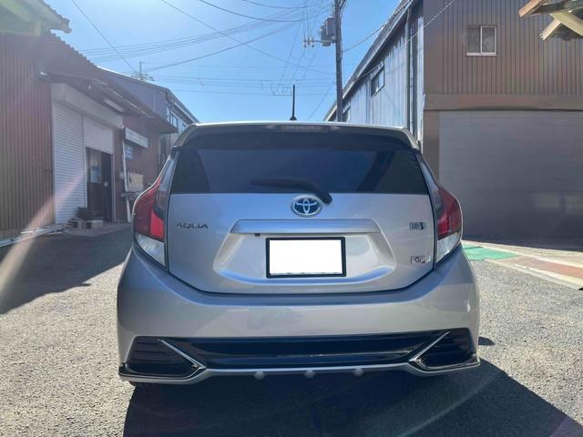 アクア Ｇ　Ｇ’ｓ　スマートキー／ＥＴＣ車載器／Ｂｌｕｅｔｏｏｔｈオーディオ／ステリングスイッチ／バックカメラ／１７インチアルミホイール／ハーフレザーシート／フロマットＧＳ’（7枚目）