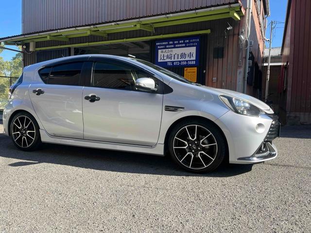 アクア Ｇ　Ｇ’ｓ　スマートキー／ＥＴＣ車載器／Ｂｌｕｅｔｏｏｔｈオーディオ／ステリングスイッチ／バックカメラ／１７インチアルミホイール／ハーフレザーシート／フロマットＧＳ’（9枚目）