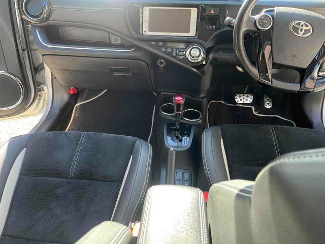 アクア Ｇ　Ｇ’ｓ　スマートキー／ＥＴＣ車載器／Ｂｌｕｅｔｏｏｔｈオーディオ／ステリングスイッチ／バックカメラ／１７インチアルミホイール／ハーフレザーシート／フロマットＧＳ’（13枚目）