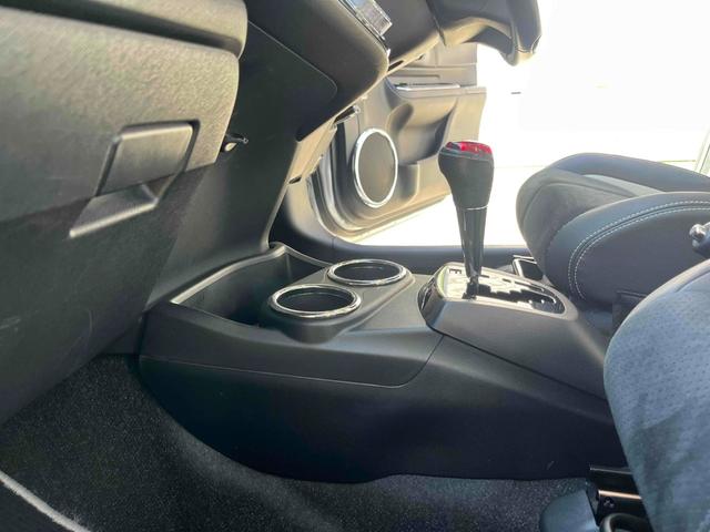 アクア Ｇ　Ｇ’ｓ　スマートキー／ＥＴＣ車載器／Ｂｌｕｅｔｏｏｔｈオーディオ／ステリングスイッチ／バックカメラ／１７インチアルミホイール／ハーフレザーシート／フロマットＧＳ’（56枚目）