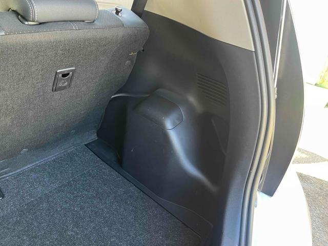 アクア Ｇ　Ｇ’ｓ　スマートキー／ＥＴＣ車載器／Ｂｌｕｅｔｏｏｔｈオーディオ／ステリングスイッチ／バックカメラ／１７インチアルミホイール／ハーフレザーシート／フロマットＧＳ’（60枚目）