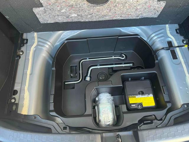 アクア Ｇ　Ｇ’ｓ　スマートキー／ＥＴＣ車載器／Ｂｌｕｅｔｏｏｔｈオーディオ／ステリングスイッチ／バックカメラ／１７インチアルミホイール／ハーフレザーシート／フロマットＧＳ’（61枚目）