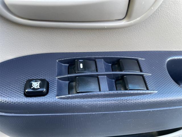 ｅＫワゴン Ｍ　純正５ＭＴ　キーレス　電格ミラー　ルーフ色落ち無　修復無　マニュアルエアコン　１３インチタイヤ　フル装備　リヤ５面スモークガラス　走行５万キロ台（59枚目）