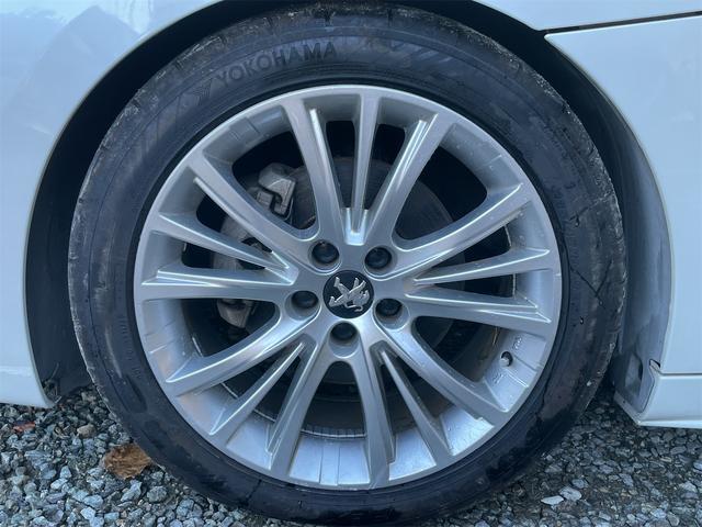 色落ちもなく年式の割に程度の良い状態のお車です