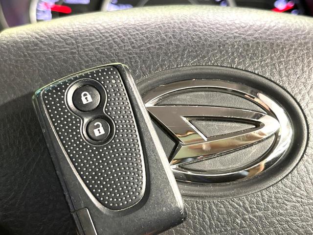 ムーヴコンテ カスタム　Ｘ　ＶＳ　純正ナビ　バックカメラ　禁煙車　ドラレコ　スマートキー　ＨＩＤヘッド　ＥＴＣ　ワンオーナー　オートエアコン　純正１５インチアルミ　Ｂｌｕｅｔｏｏｔｈ　ＣＤ　ＤＶＤ再生　フルセグ　アームレスト（7枚目）
