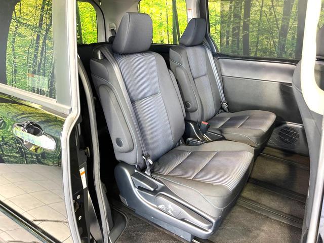 ヴォクシー ＺＳ　煌ＩＩ　純正９型ナビ　Ｂｌｕｅｔｏｏｔｈ　両側電動スライドドア　セーフティセンス　リアオートエアコン　ＥＴＣ　ドラレコ　ＬＥＤヘッドライト　純正１６インチアルミ　オートハイビーム　左右独立オートエアコン（11枚目）