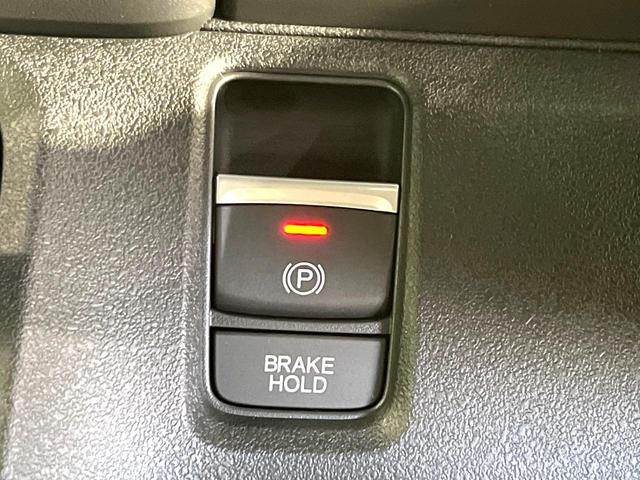 Ｎ－ＢＯＸカスタム ベースグレード　届出済未使用車　両側電動スライドドア　ホンダセンシング　アダプティブクルーズ　前席シートヒーター　コーナーセンサー　オートブレーキホールド　ＬＥＤヘッド　オートハイビーム　純正１４アルミ（7枚目）