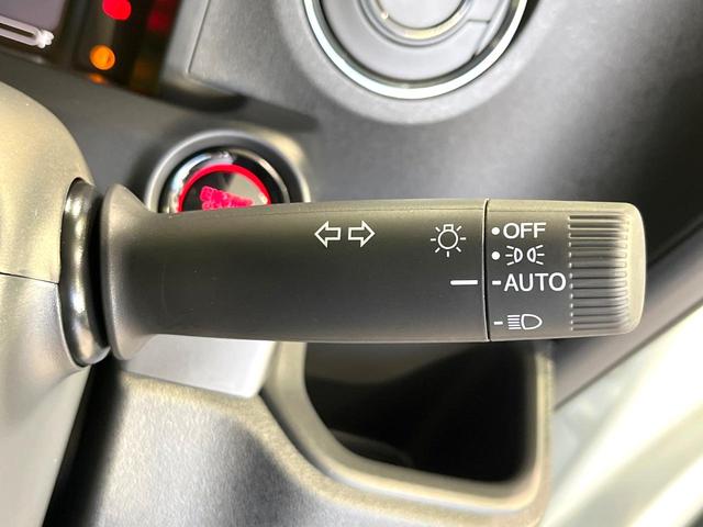 Ｎ－ＢＯＸカスタム ベースグレード　届出済未使用車　両側電動スライドドア　ホンダセンシング　アダプティブクルーズ　前席シートヒーター　コーナーセンサー　オートブレーキホールド　ＬＥＤヘッド　オートハイビーム　純正１４アルミ（8枚目）