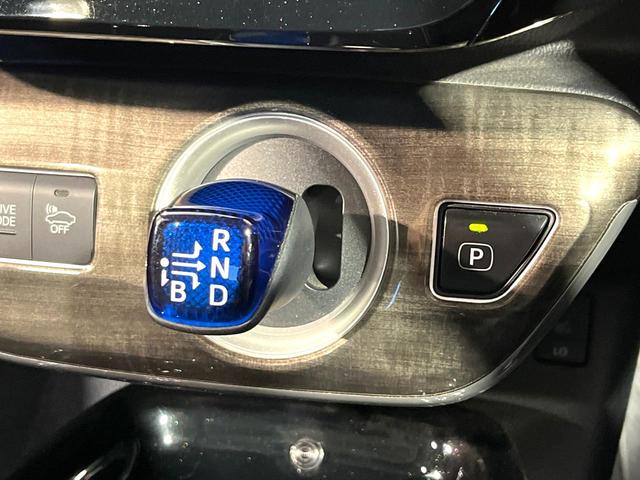 プリウスＰＨＶ Ａプレミアム　モデリスタエアロ　純正１１．６型ナビ　バックカメラ　前席シートヒーター　駐車支援システム　合皮シート　革巻ステアリング　ＬＥＤヘッドライト　モデリスタ１５インチＡＷ　デジタルインナーミラー（21枚目）