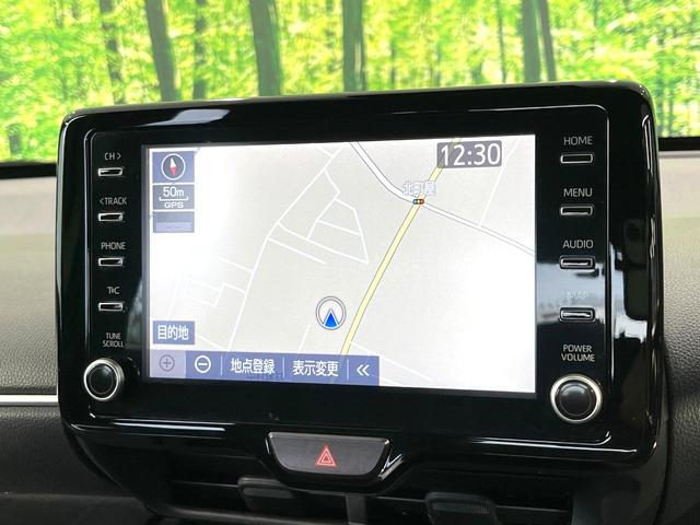 ヤリスクロス ハイブリッドＺ　純正８型ディスプレイオーディオ　全周囲カメラ　前席シートヒーター　パワーシート　ドラレコ　ハーフレザーシート　禁煙　ＬＥＤヘッドライト　革巻ステアリング　ＵＳＢソケット　オートブレーキホールド（3枚目）