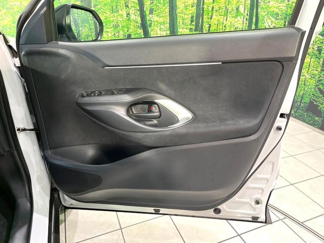 ヤリスクロス ハイブリッドＺ　純正８型ディスプレイオーディオ　全周囲カメラ　前席シートヒーター　パワーシート　ドラレコ　ハーフレザーシート　禁煙　ＬＥＤヘッドライト　革巻ステアリング　ＵＳＢソケット　オートブレーキホールド（43枚目）