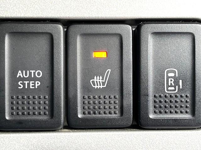 【シートヒーター】4WD 寒い日に重宝するシートヒーター!エアコンより早く温まってくれるので寒がりの人も安心ですね♪エアコンの温風は乾燥するから苦手、という方にもをおすすめです。