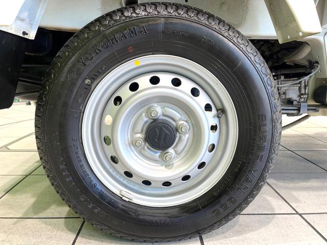 キャリイトラック KCエアコン・パワステ農繁仕様 4WD セーフティサポート エアコン パワステ デフロック プロテクター付3方開荷台 リアゲートチェーン バックブザー スピーカー一体型AM/FMラジオ 手動ウインドウ(40枚目)