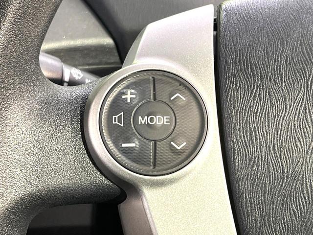 プリウス S 純正ナビ バックカメラ ドラレコ ETC 禁煙車 スマートキー HIDヘッド ETC オートライト オートエアコン ステアリングスイッチ CD DVD再生 フルセグ ドアバイザー(7枚目)