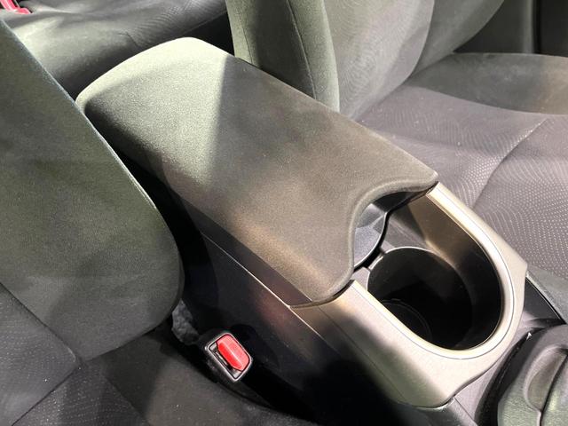 プリウス S 純正ナビ バックカメラ ドラレコ ETC 禁煙車 スマートキー HIDヘッド ETC オートライト オートエアコン ステアリングスイッチ CD DVD再生 フルセグ ドアバイザー(34枚目)