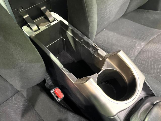 プリウス S 純正ナビ バックカメラ ドラレコ ETC 禁煙車 スマートキー HIDヘッド ETC オートライト オートエアコン ステアリングスイッチ CD DVD再生 フルセグ ドアバイザー(35枚目)