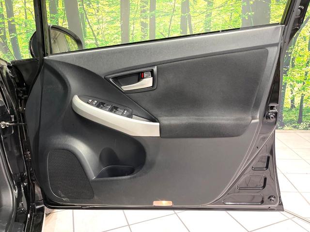 プリウス S 純正ナビ バックカメラ ドラレコ ETC 禁煙車 スマートキー HIDヘッド ETC オートライト オートエアコン ステアリングスイッチ CD DVD再生 フルセグ ドアバイザー(43枚目)